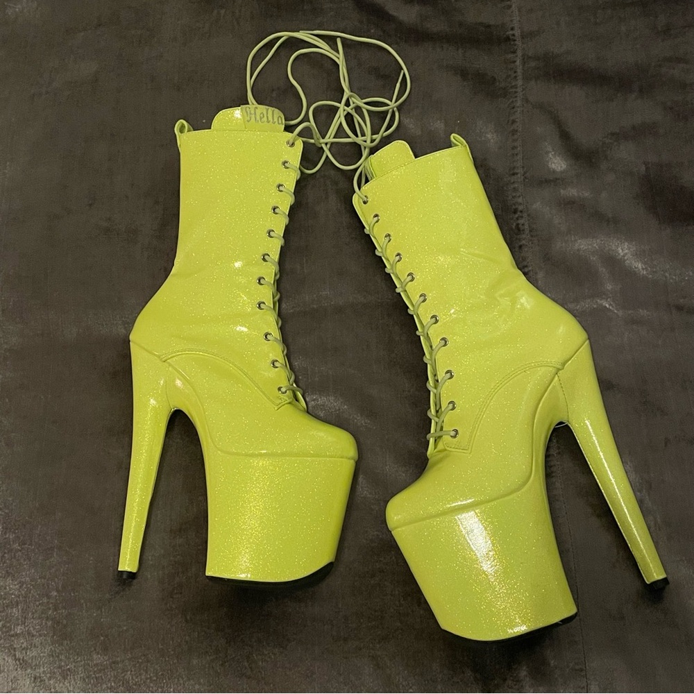 Hella Heels Glitterati Boot 8” size 8 Neon Yellow